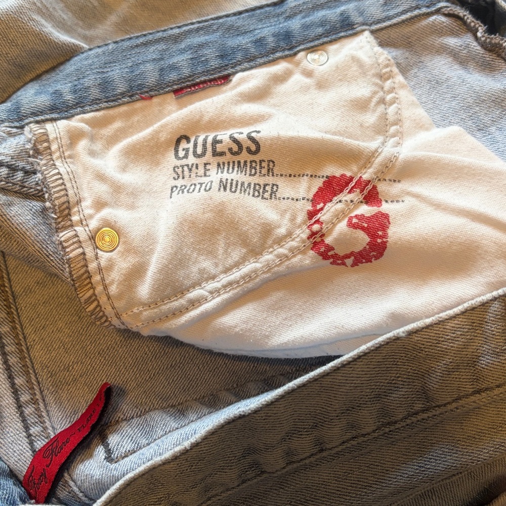 GUESS♦️FOXY FLARE JEAN - Picture 12 of 15